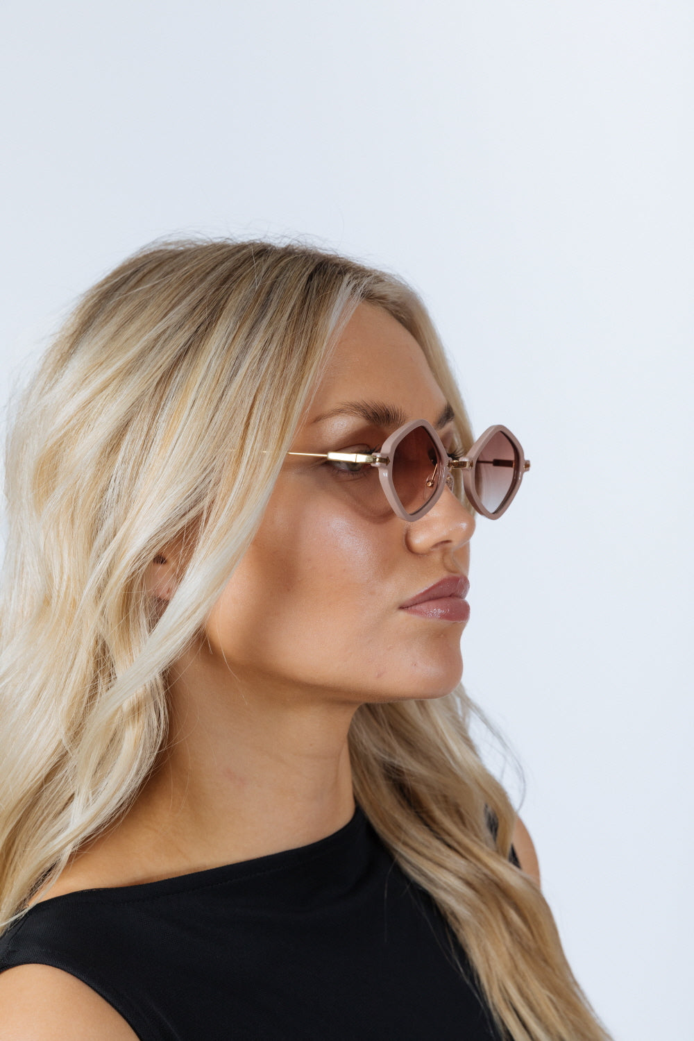 Diamond Shape Sunglasses in Nude - svnx