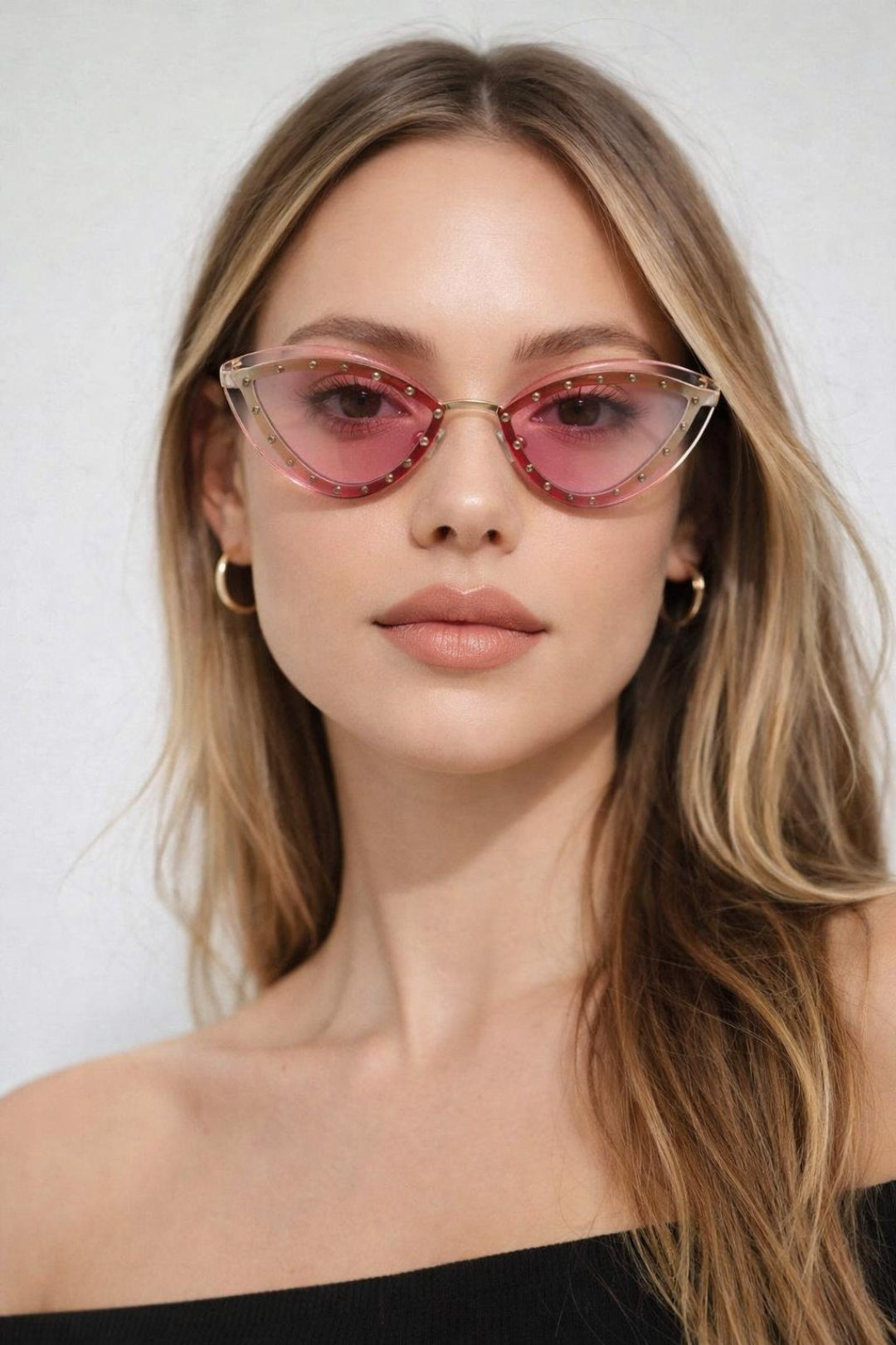 Diamante Cat-Eye Sunglasses in Pink - svnx