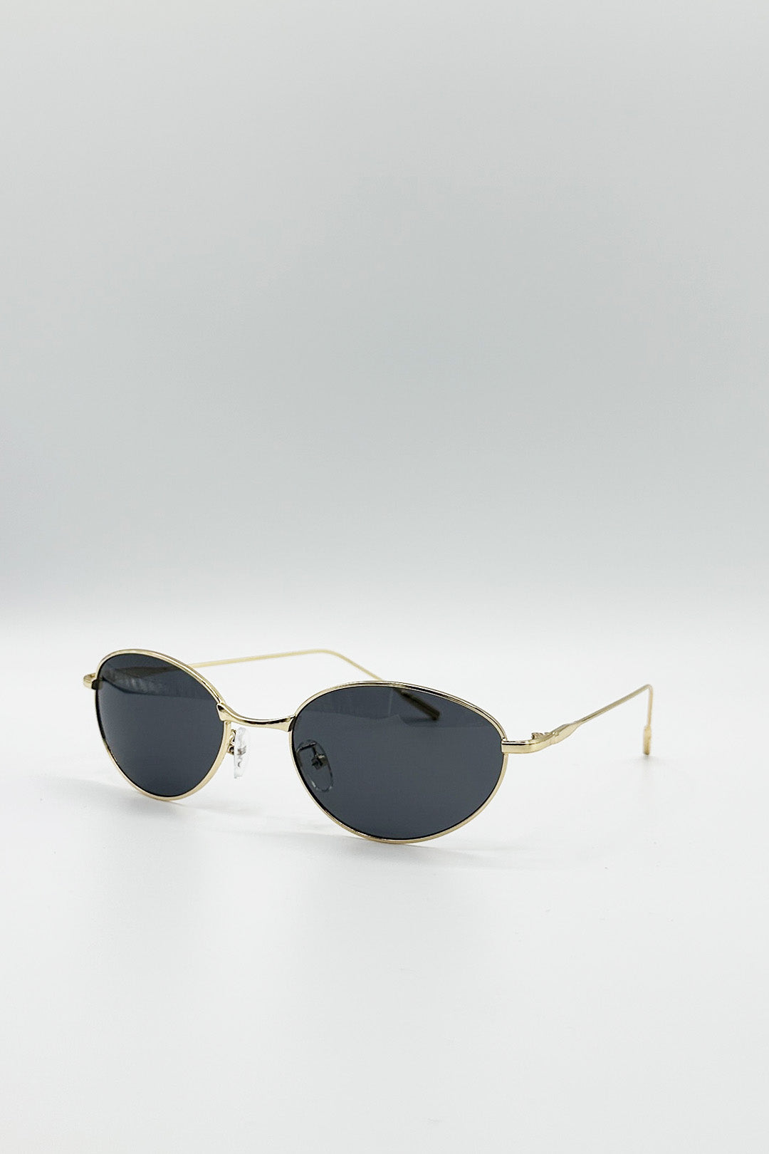 Metal Oval Cat Eye Sunglasses In Black - svnx