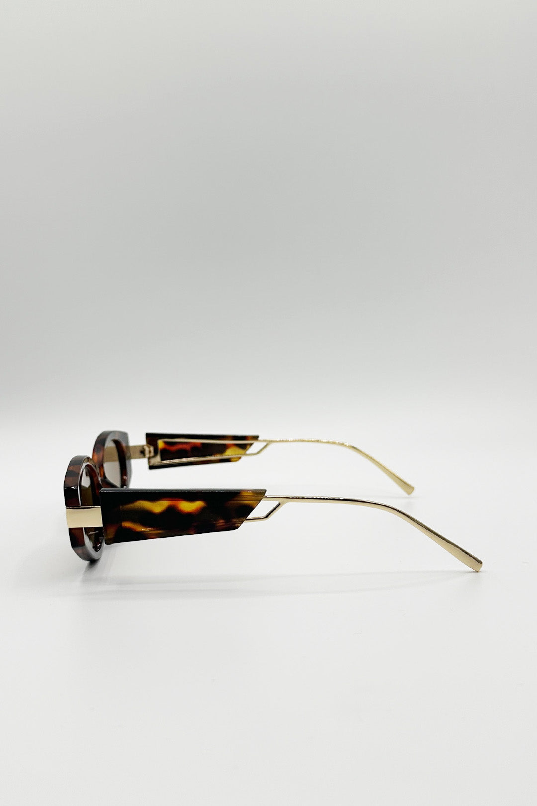 Oval Metal Detail Sunglasses In Tortoiseshell - svnx