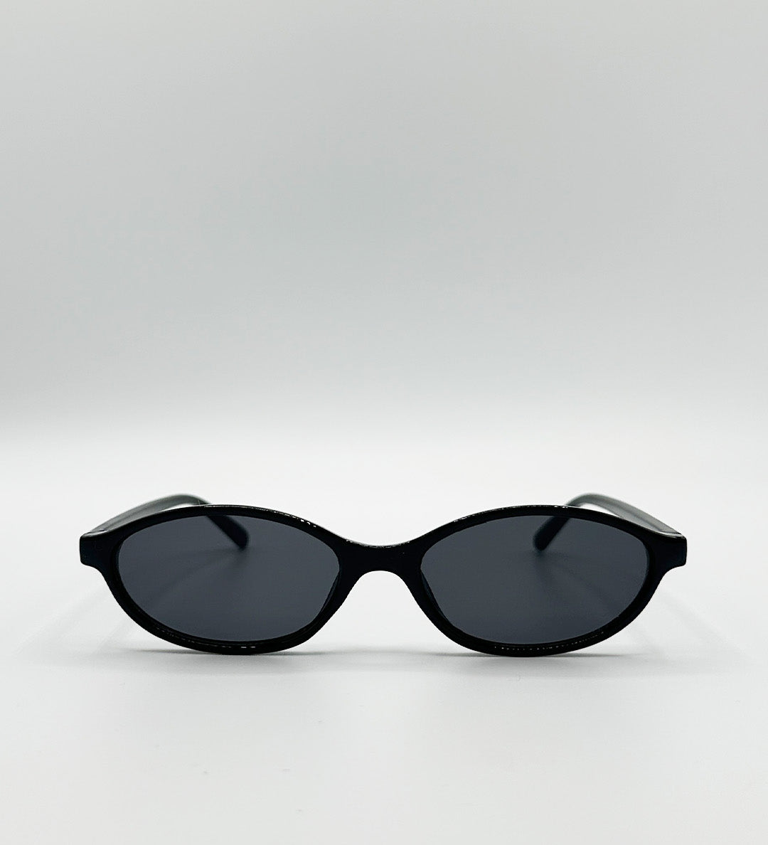 Oval Sunglasses In Black - svnx