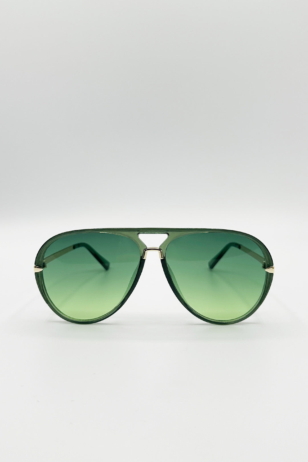 Bold Aviator Metal Arm Sunglasses In Green In Green - svnx