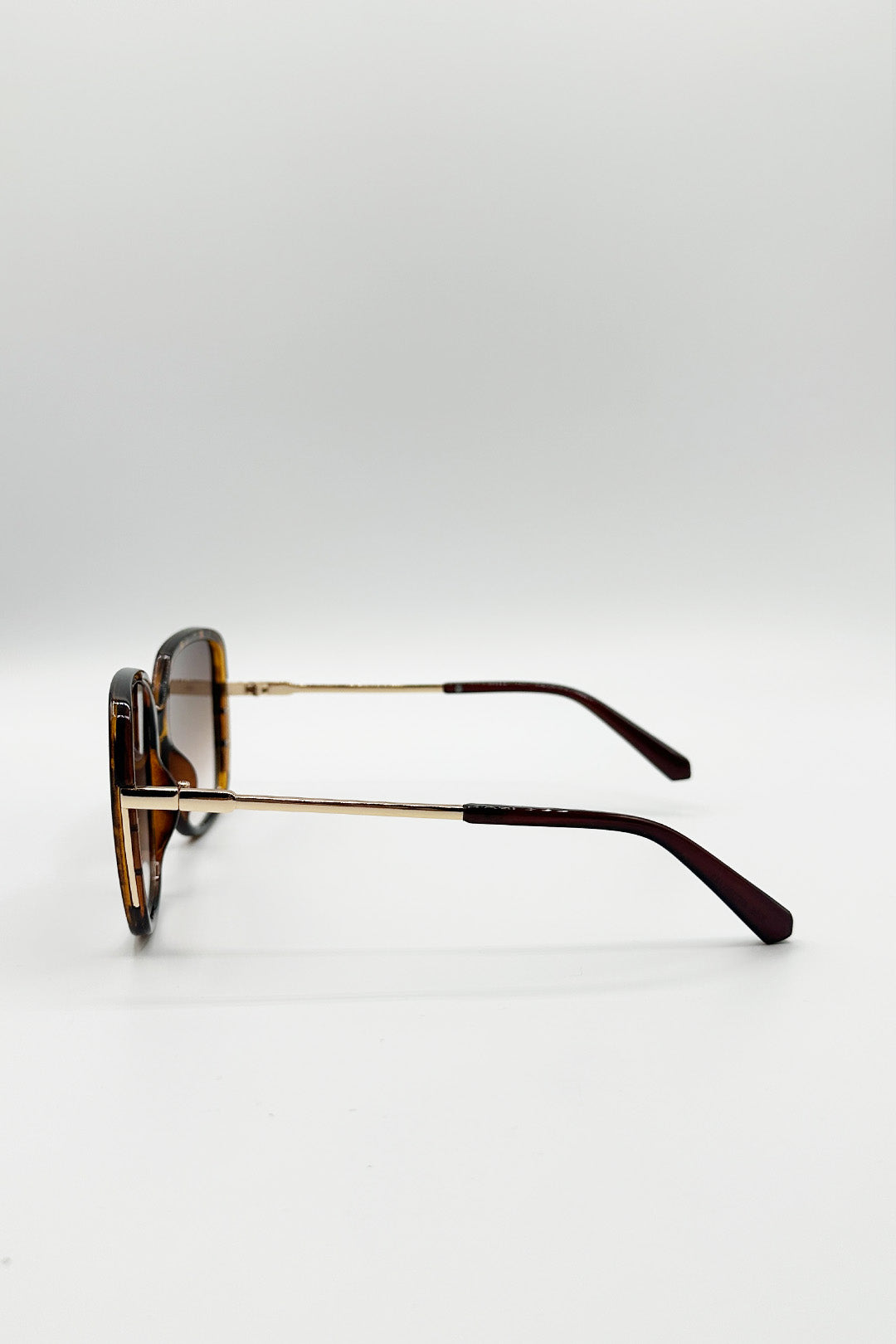 Oversized Square Sunglasses In Tortoiseshell - svnx