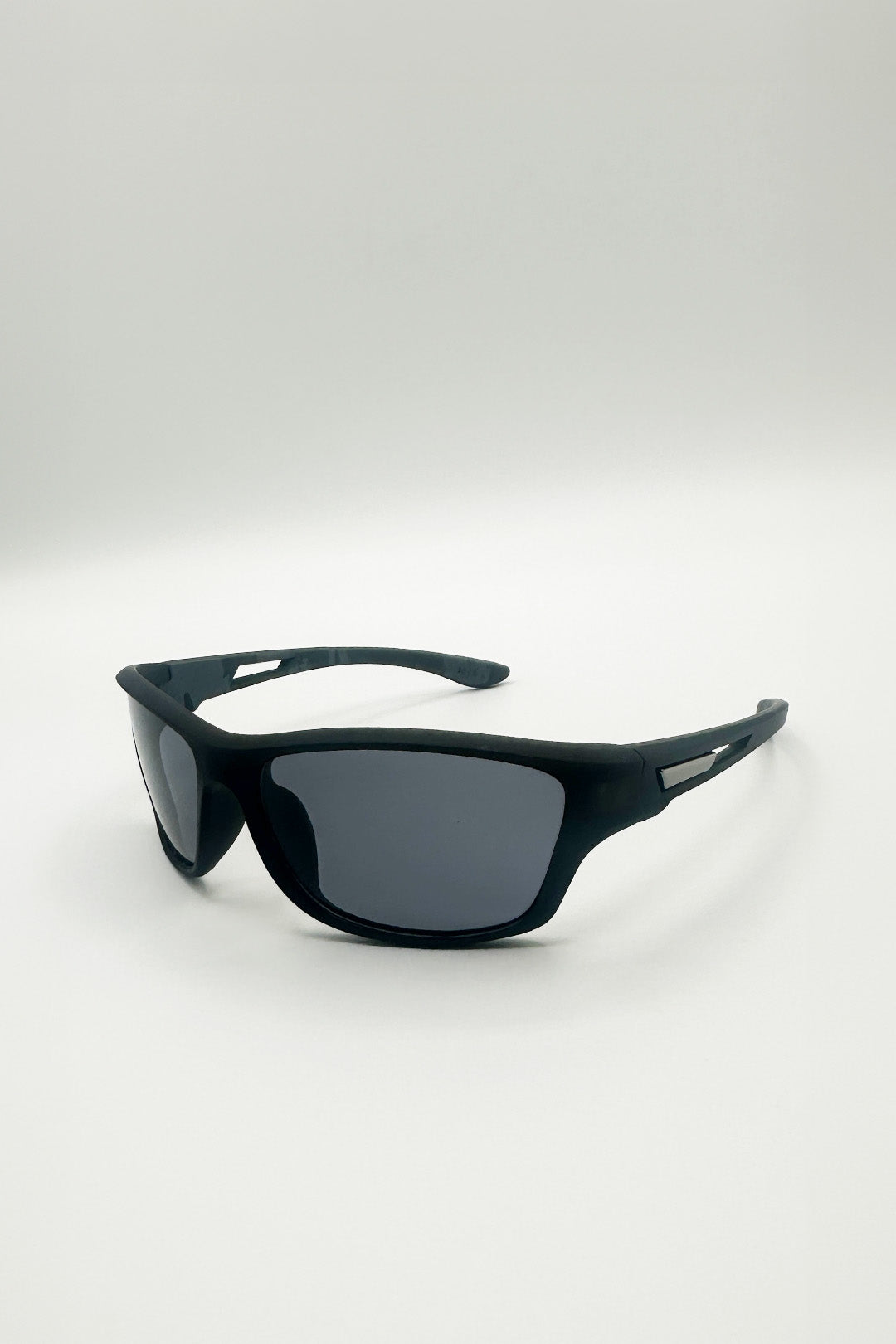 Basic Outdoor Sports Racer Sunglasses In Black With Case - svnx