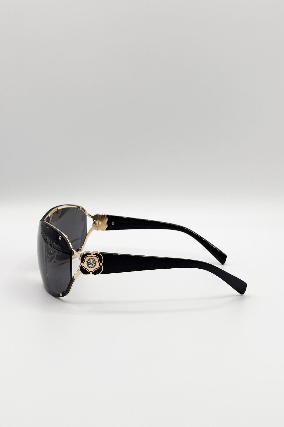 Vintage Rose Wrap Around Sunglasses In Black - svnx