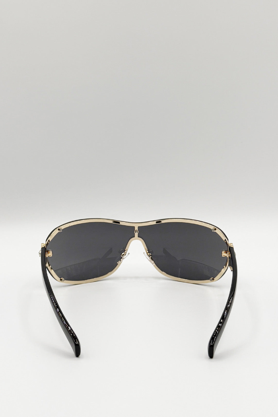 Vintage Rose Wrap Around Sunglasses In Black - svnx