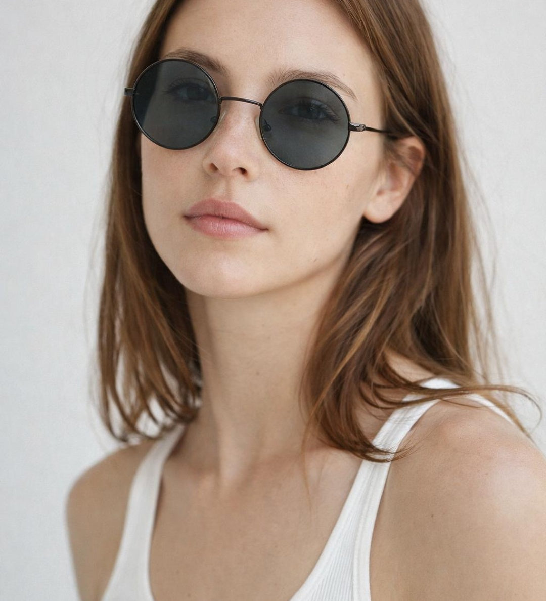 Round Metal Sunglasses In Shiny Black - svnx