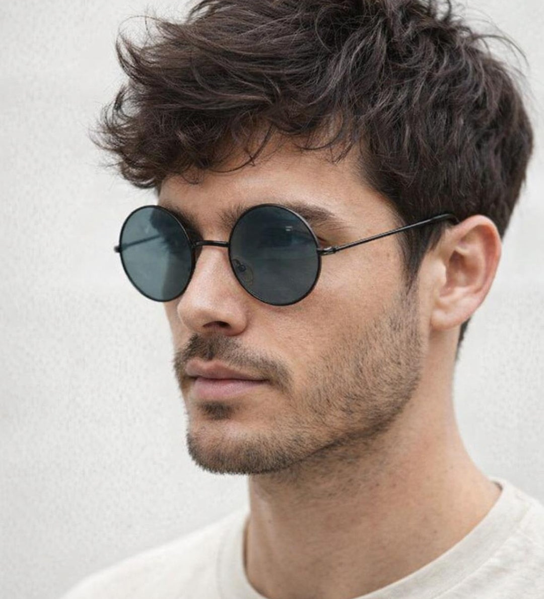 Round Metal Sunglasses In Shiny Black - svnx