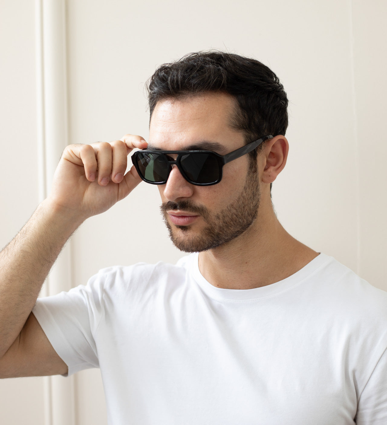 Navigator Retro Style Plastic Frame Sunglasses - svnx