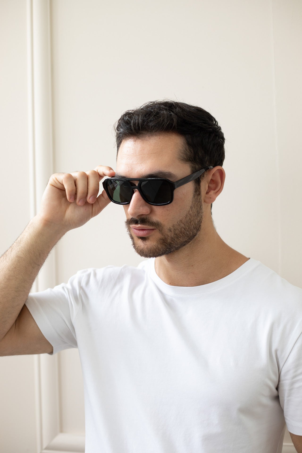 Navigator Retro Style Plastic Frame Sunglasses - svnx