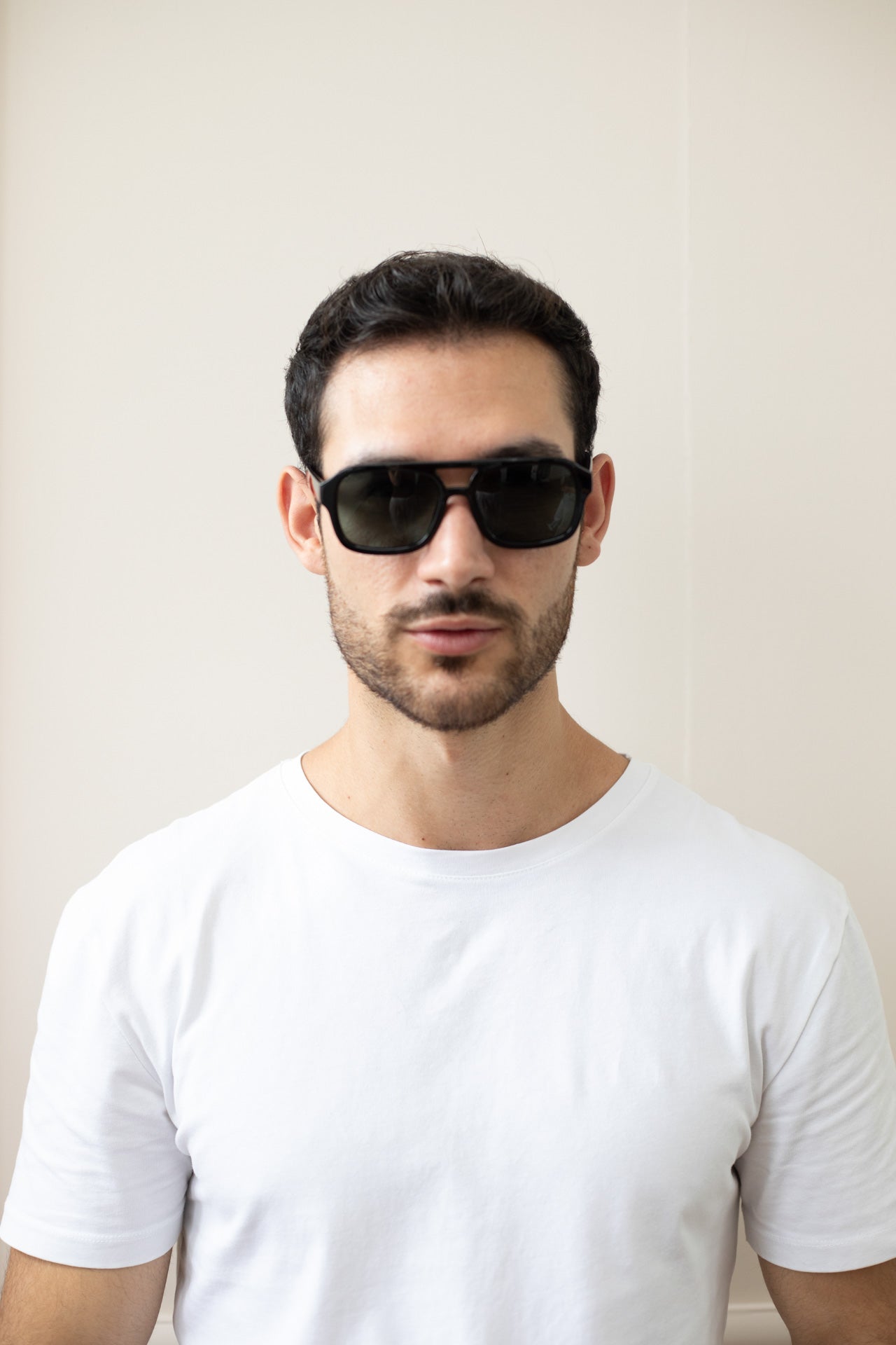 Navigator Retro Style Plastic Frame Sunglasses - svnx