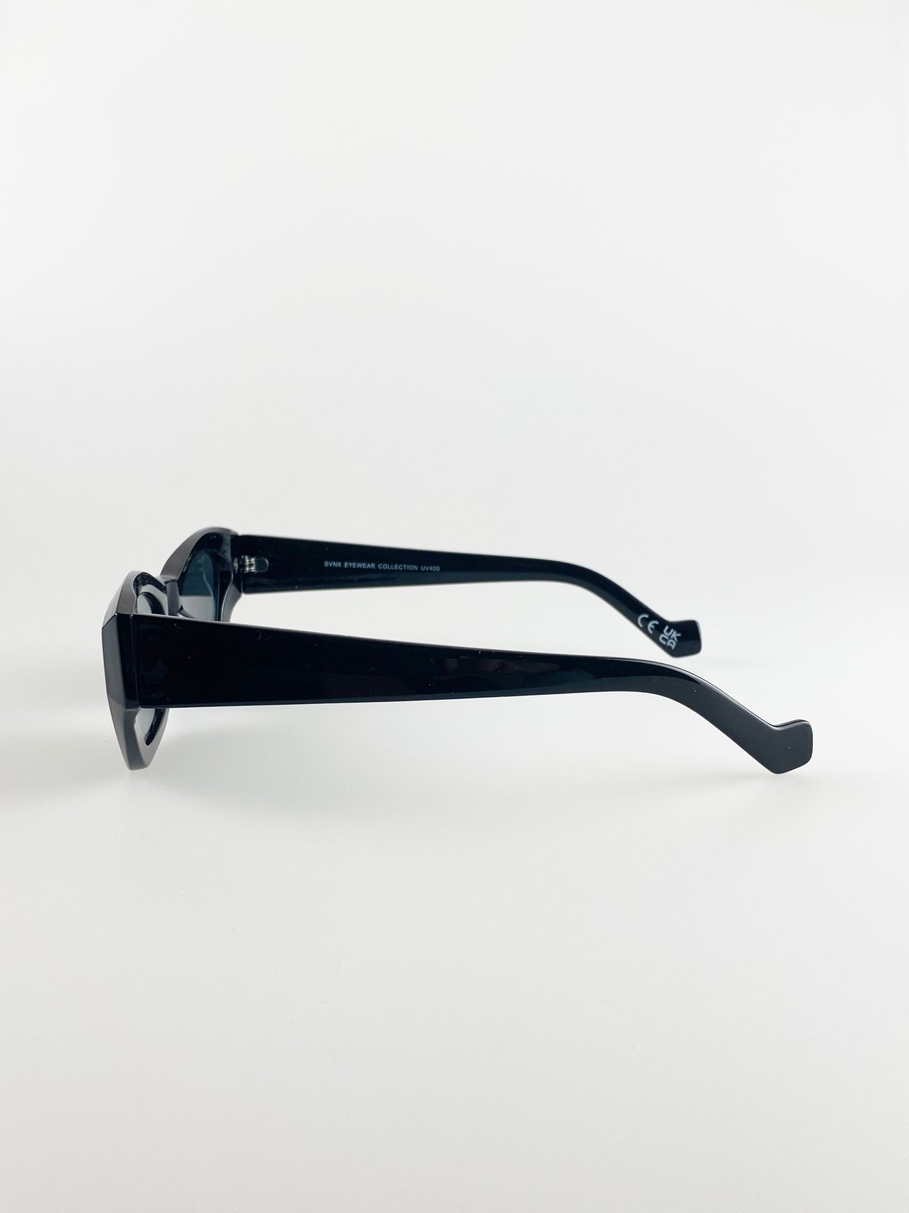 Black Angular Cat-Eye Sunglasses - svnx