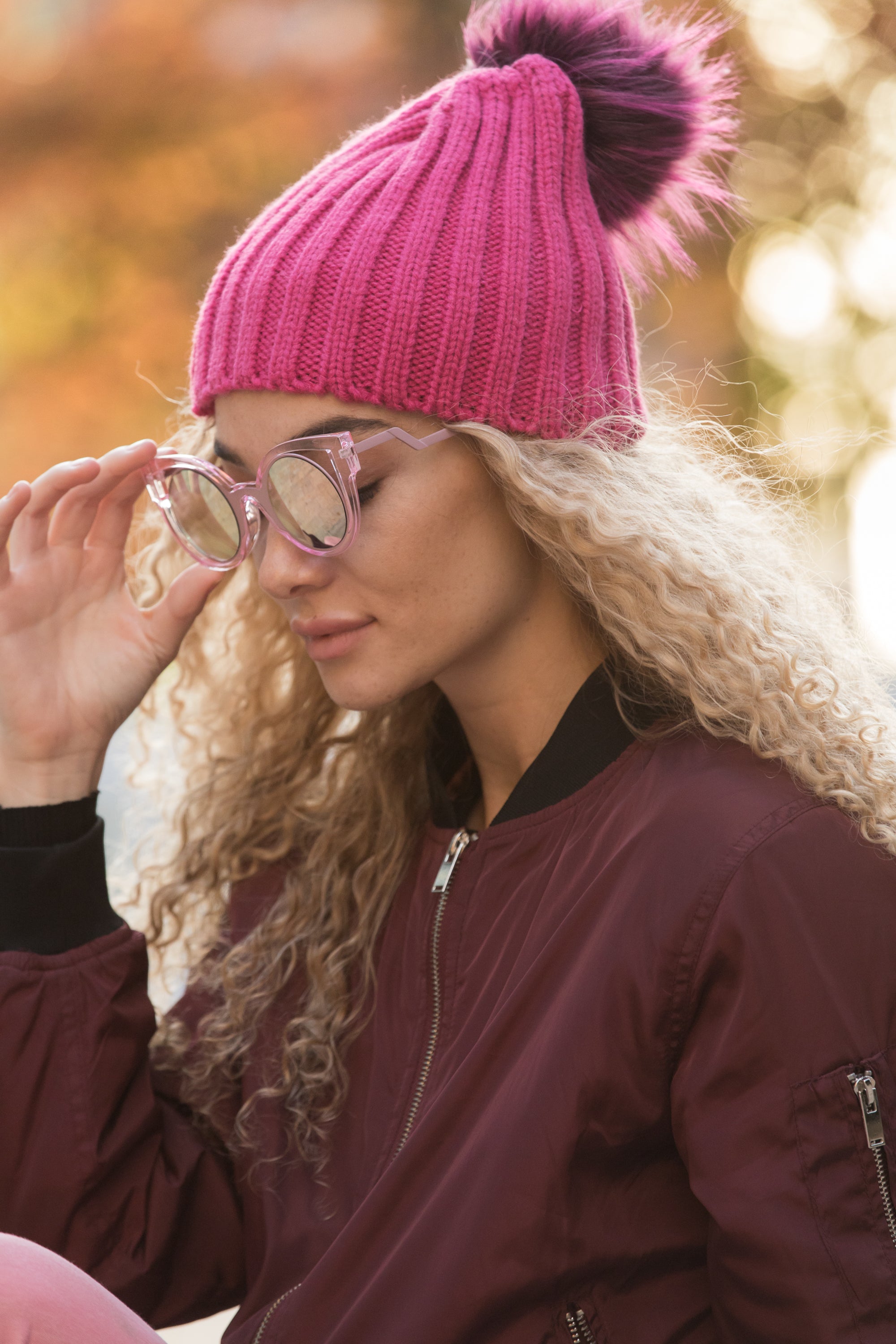 Transparent Pink Sunglasses with Round Lenses and Cat Eye Frame - svnx