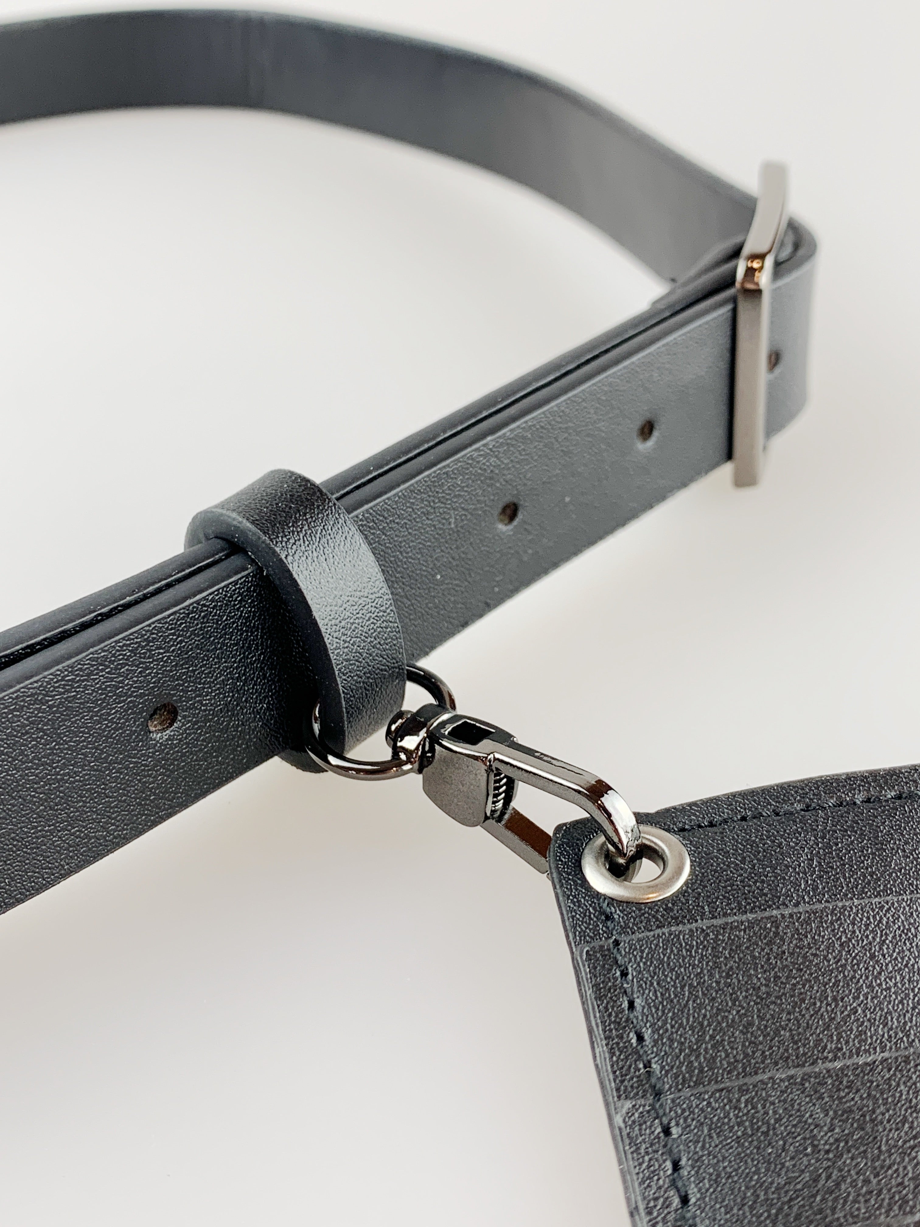 PU Leather Belt with Dettachable Card Holder - svnx