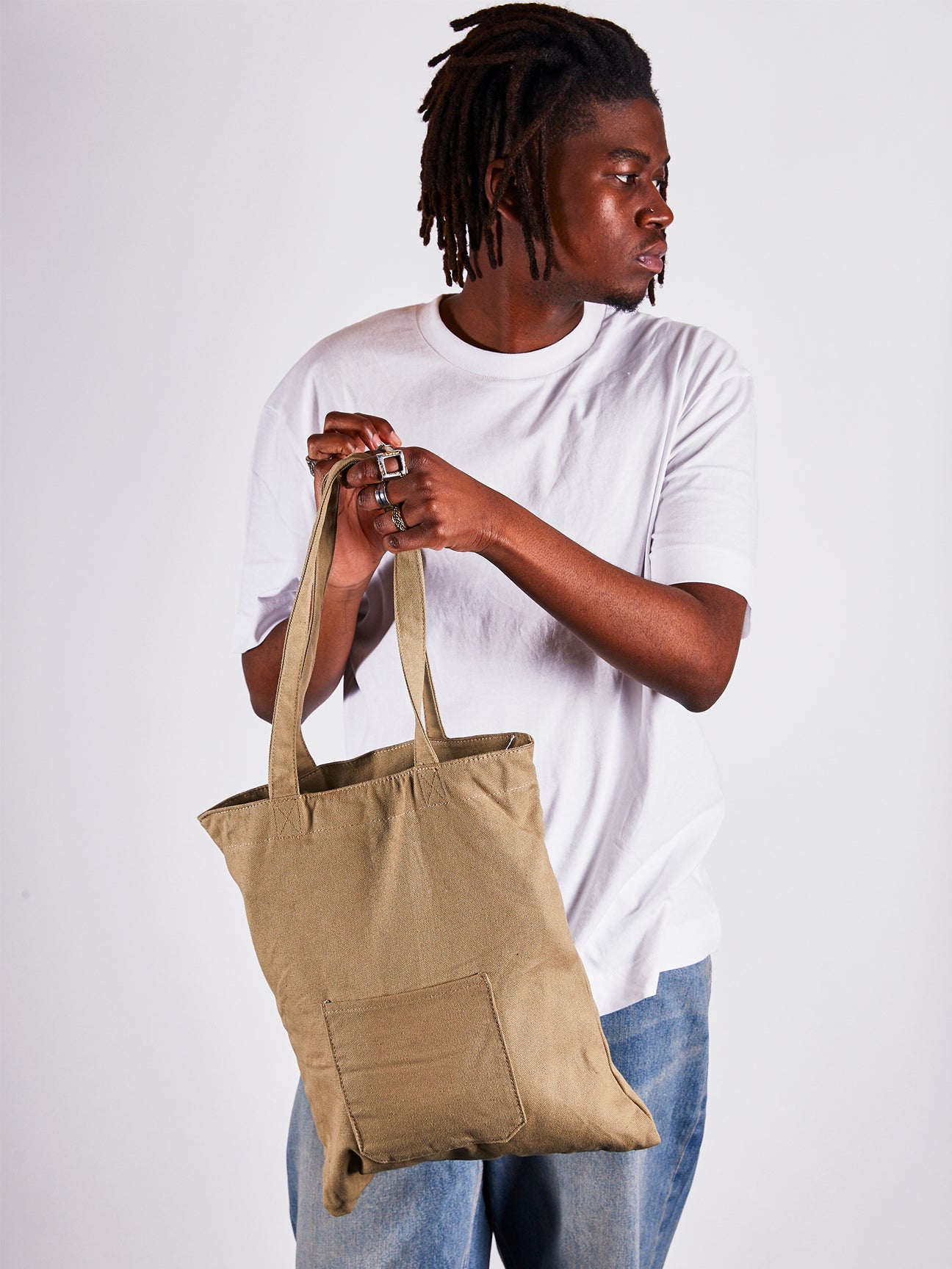 SVNX Linen tote bag with front pocket in bay leaf