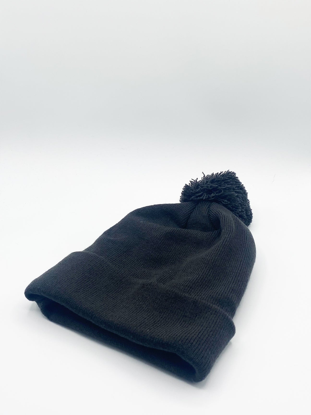 Knitted Pom Pom Beanie - svnx