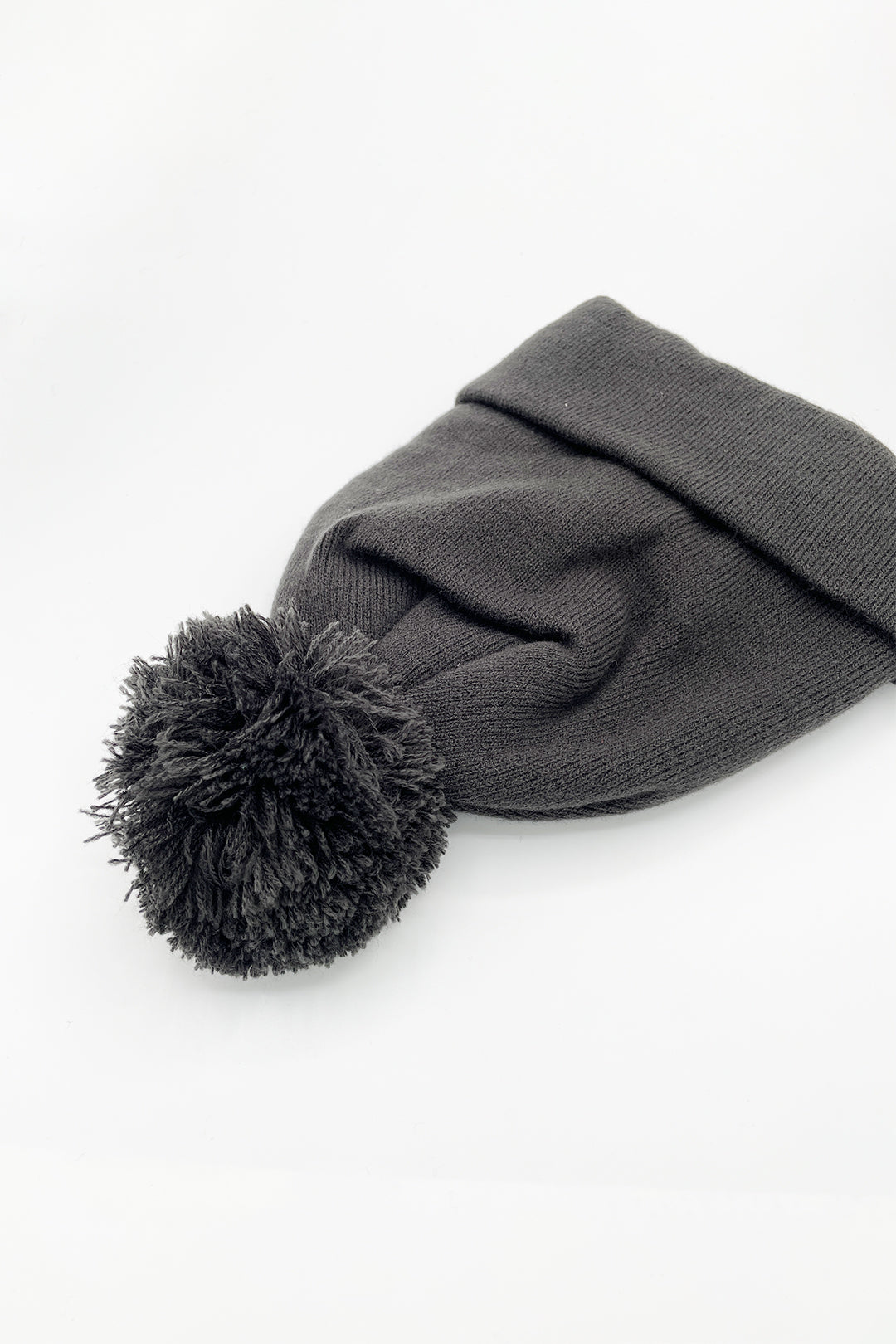 Knitted Pom Pom Beanie - svnx