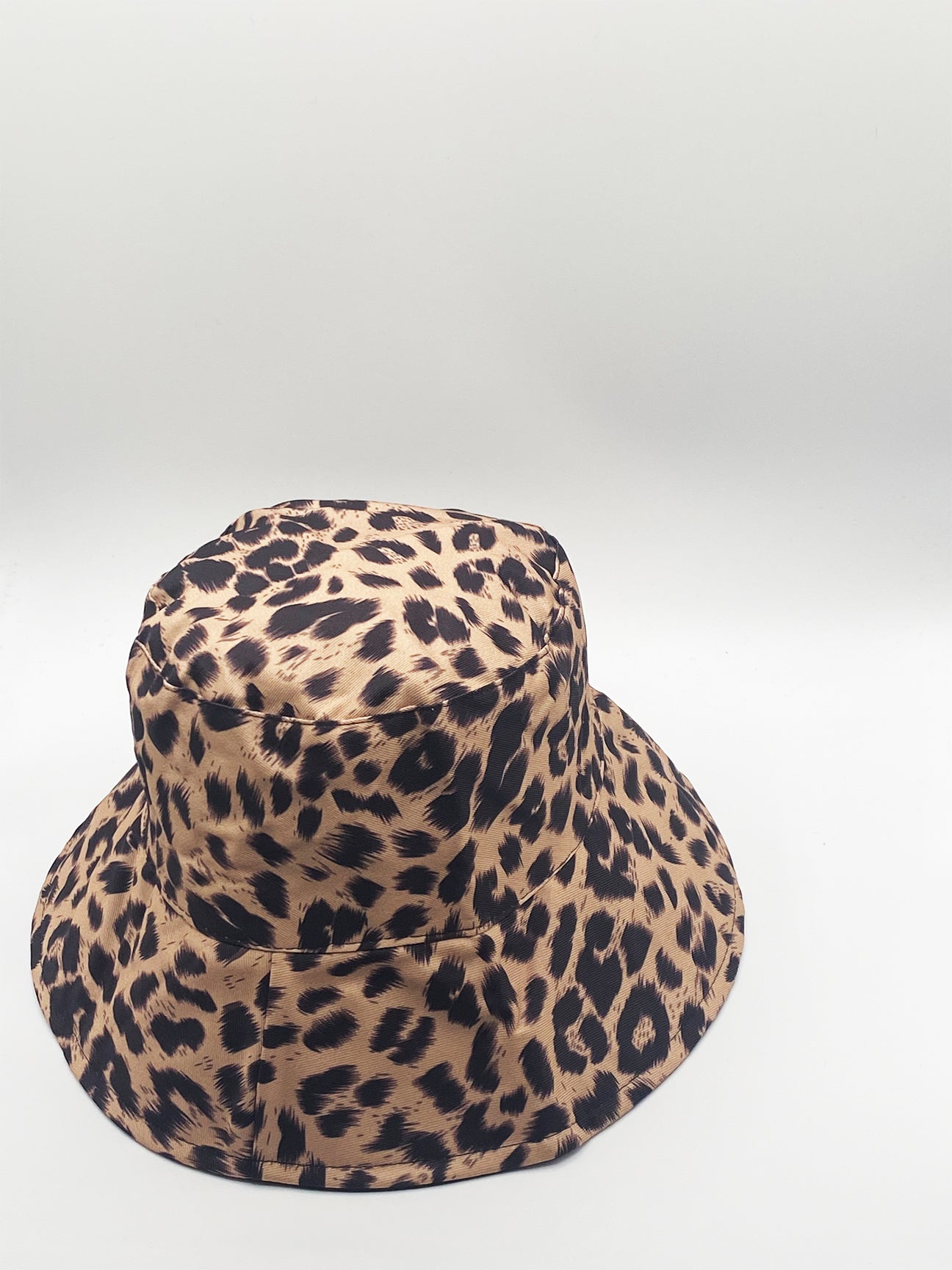 Leopard Print Reversible Bucket Hat - svnx