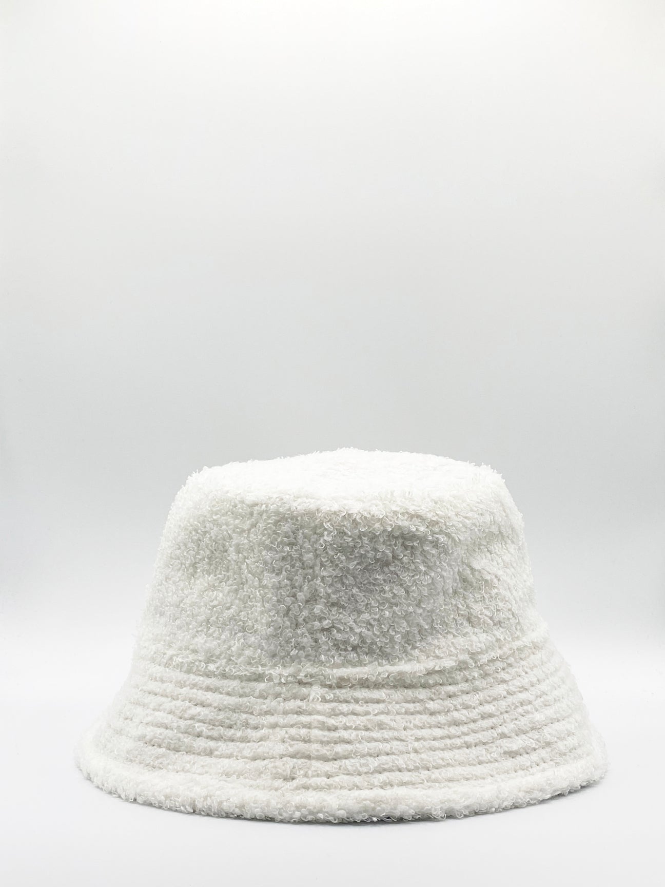 Reversible PU Bucket Hat with Borg Trims - svnx