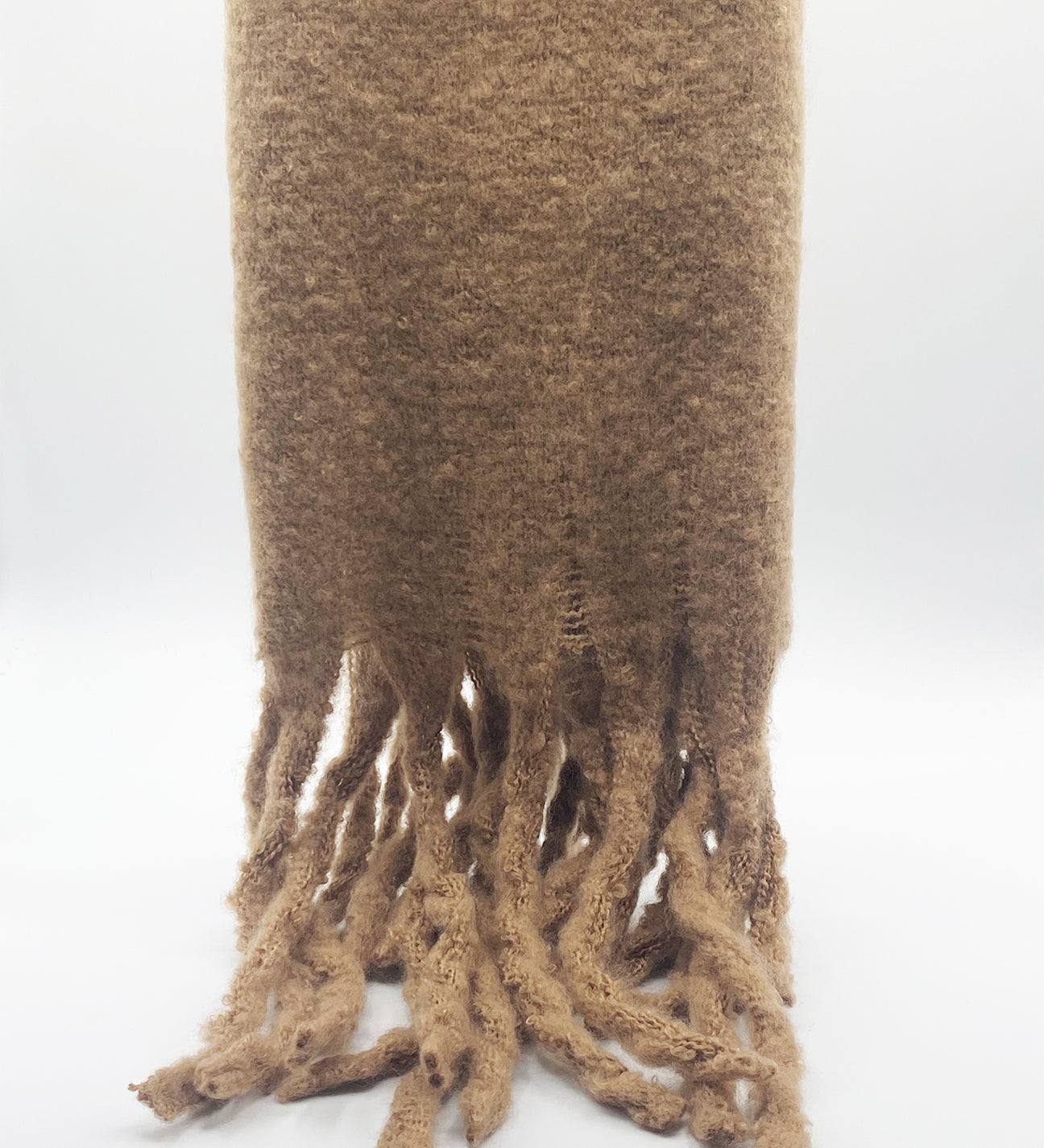 Knitted Scarf With Tassels - svnx