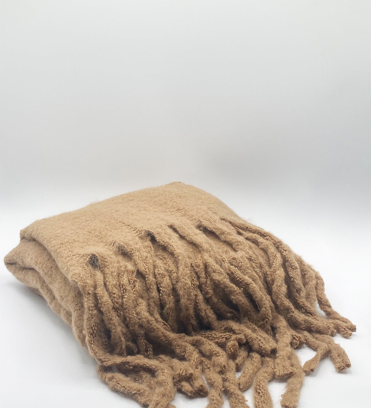 Knitted Scarf With Tassels - svnx