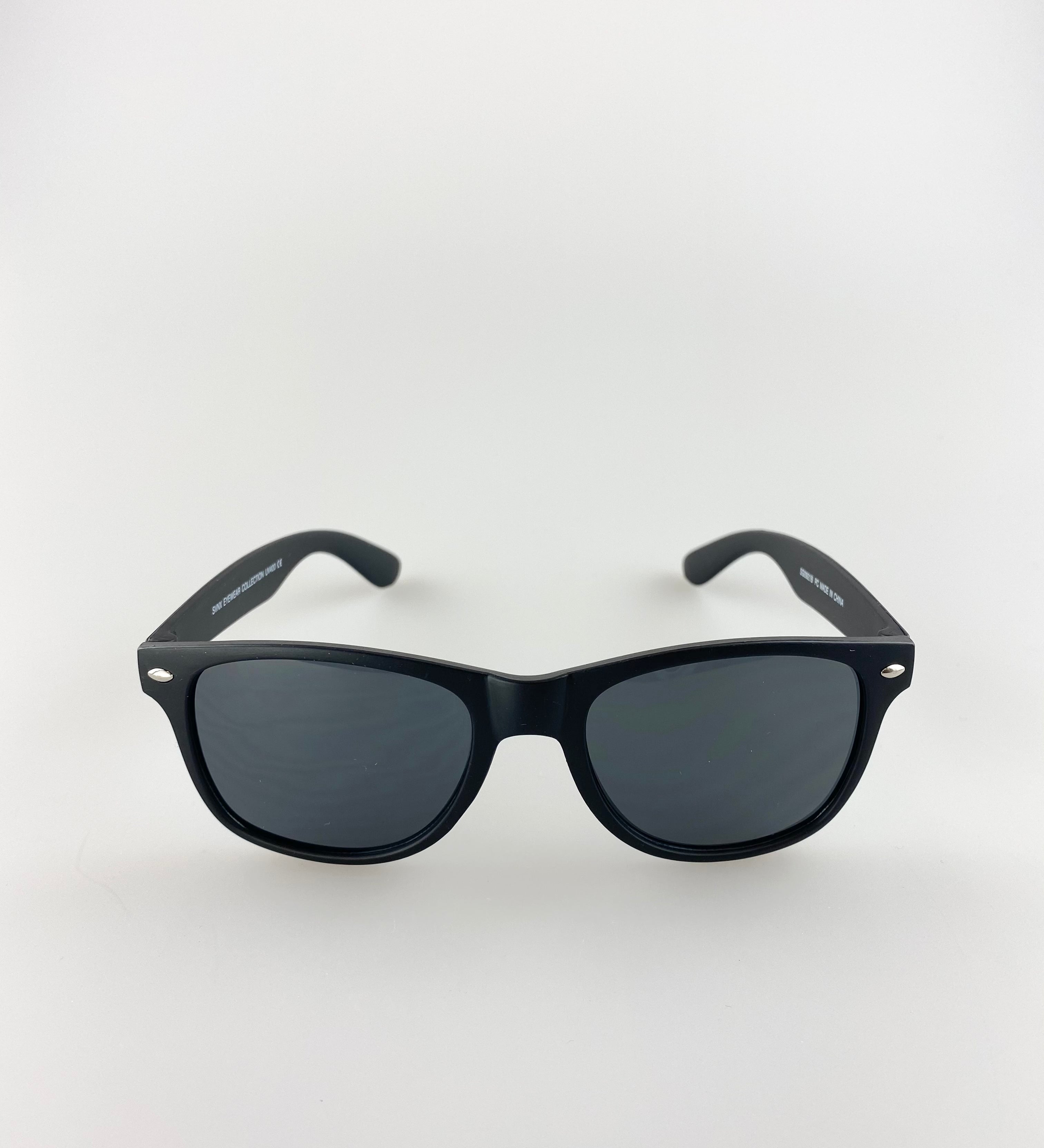 Classic Wayfarer Sunglasses With Black Matt Frame - svnx