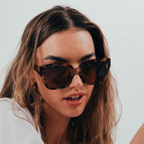 Plastic Frame Oversized Cat Eye Sunglasses - svnx