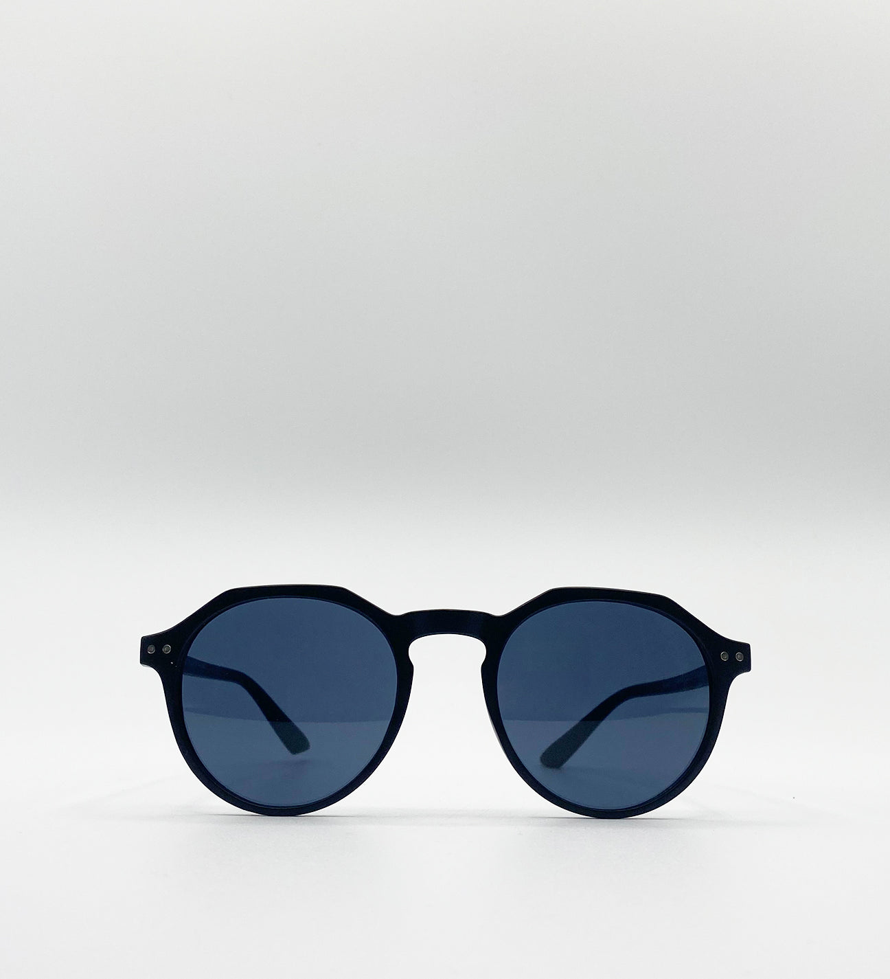 Matte Classic Preppy Sunglasses With Key Hole Nosebridge - svnx
