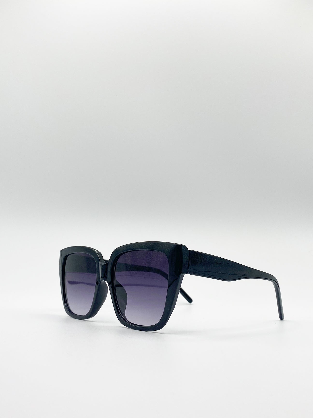 Oversized cat eye sunglasses - svnx
