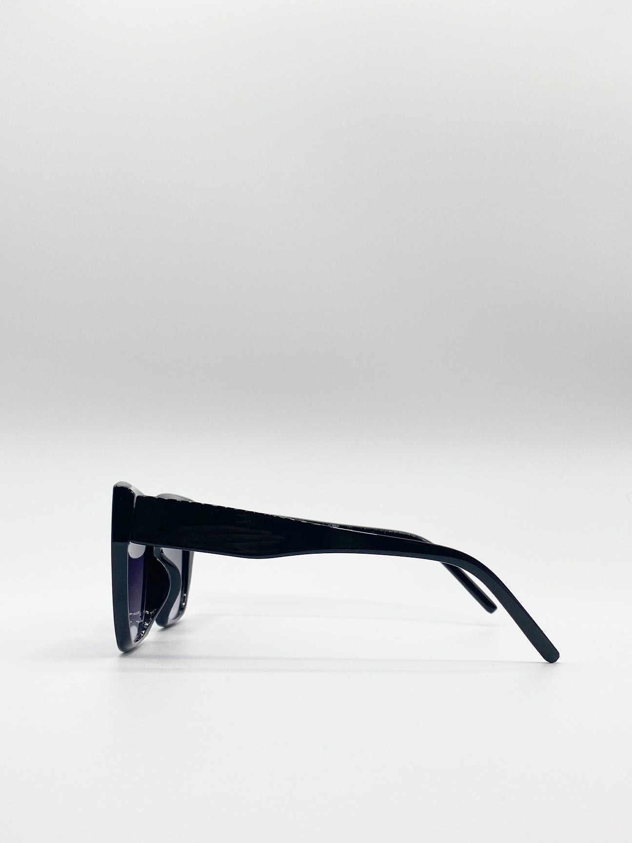 Oversized cat eye sunglasses - svnx