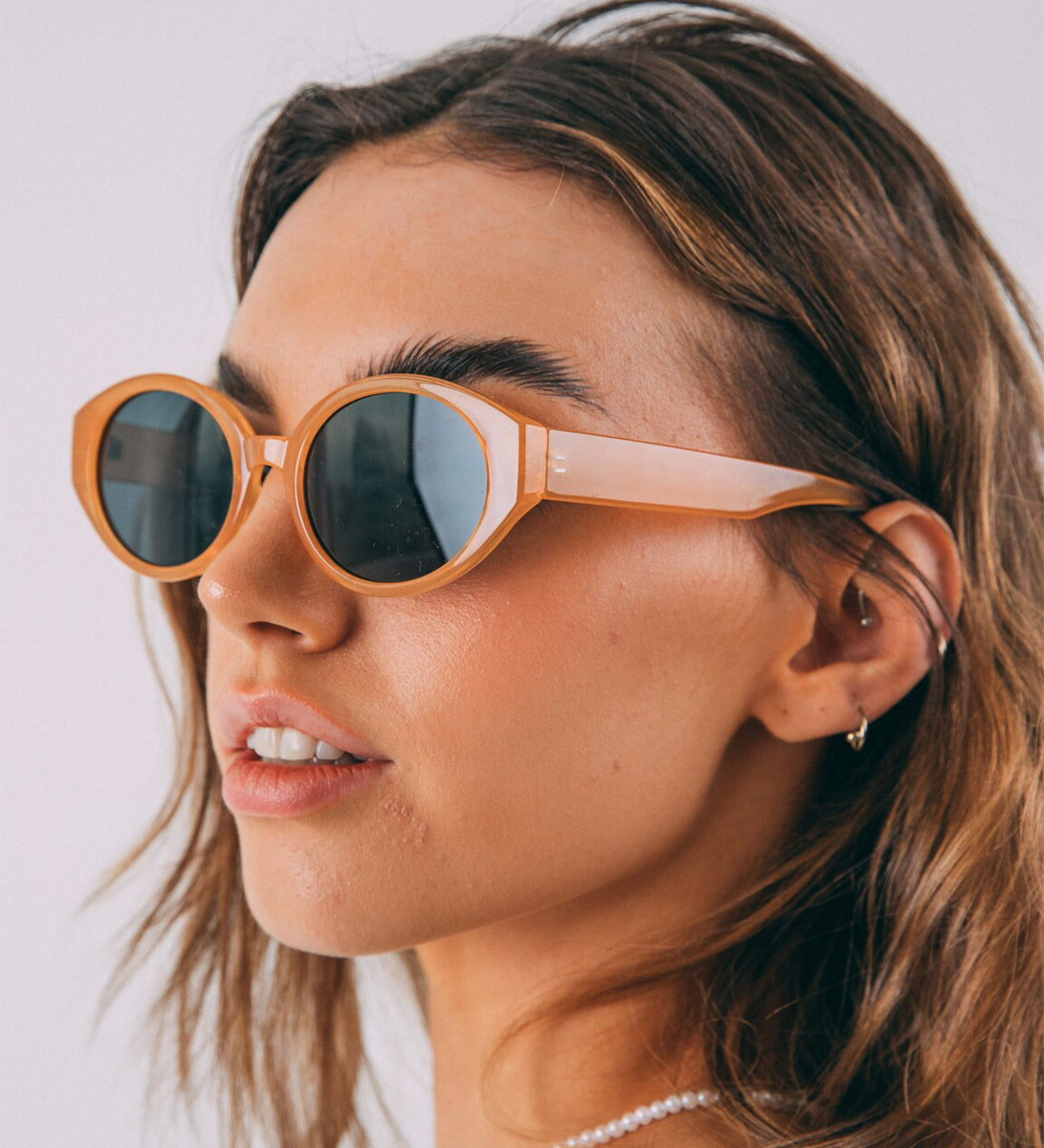 Oval Plastic Frame Sunglasses - svnx