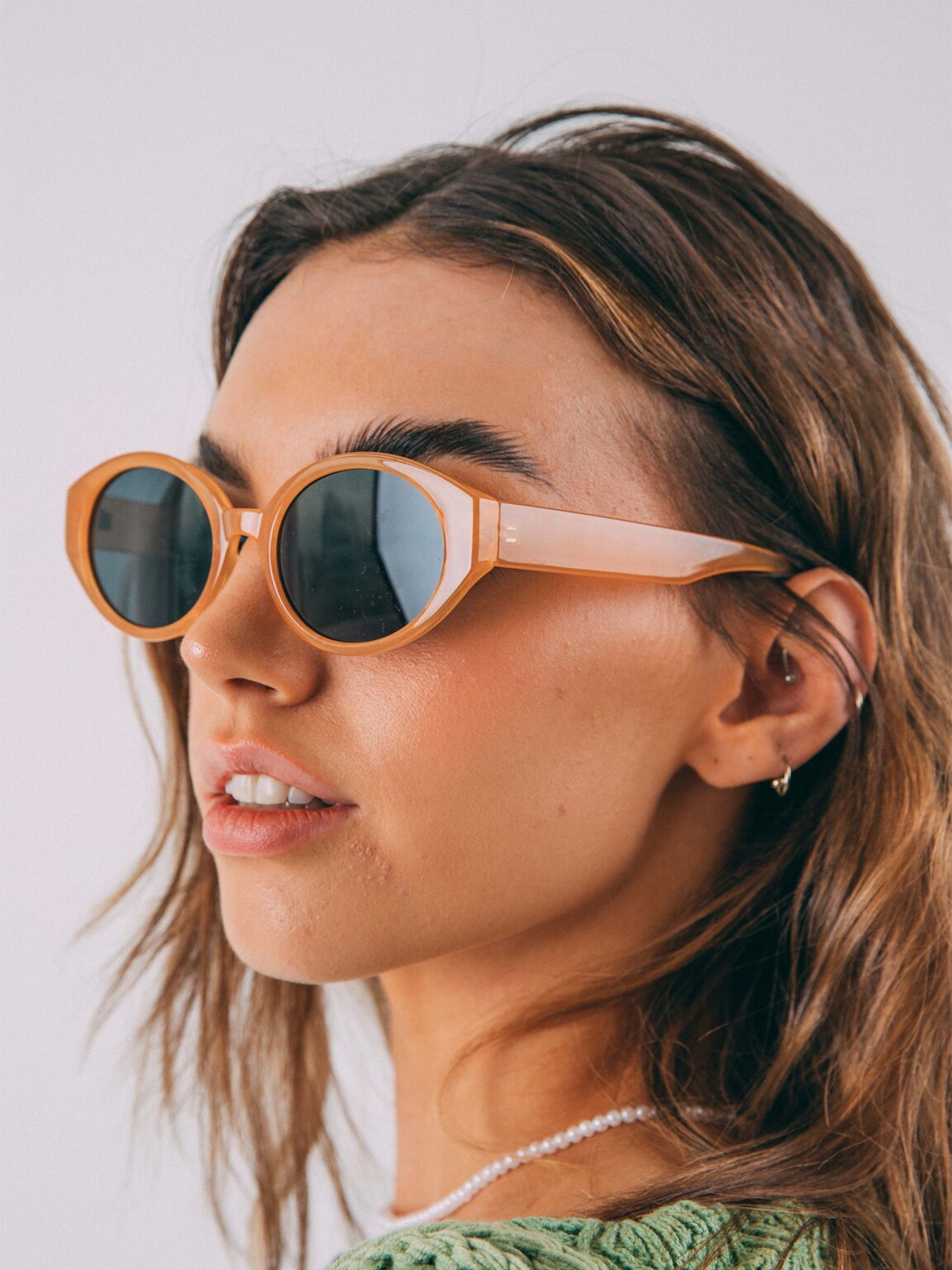 Oval Plastic Frame Sunglasses - svnx
