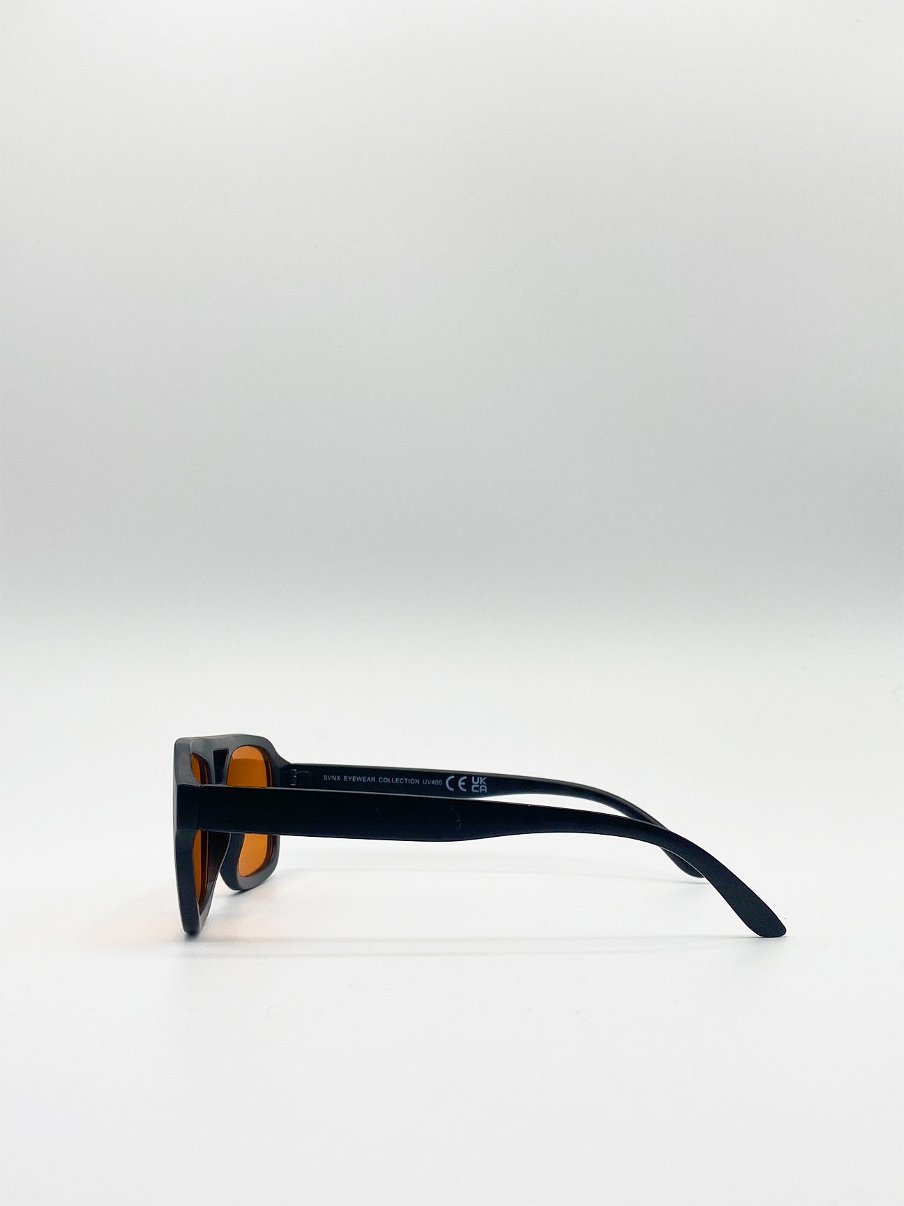 70's Navigator Sunglasses In Black With Orange Lenses - svnx