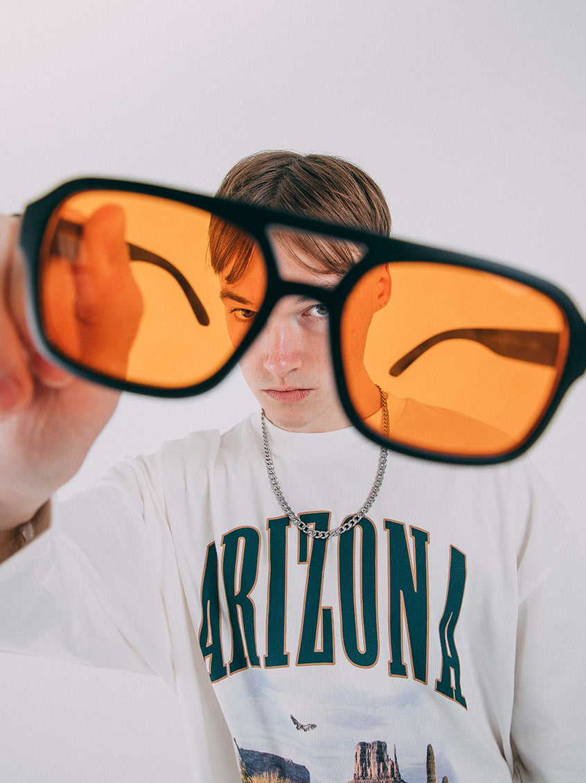 70's Navigator Sunglasses In Black With Orange Lenses - svnx