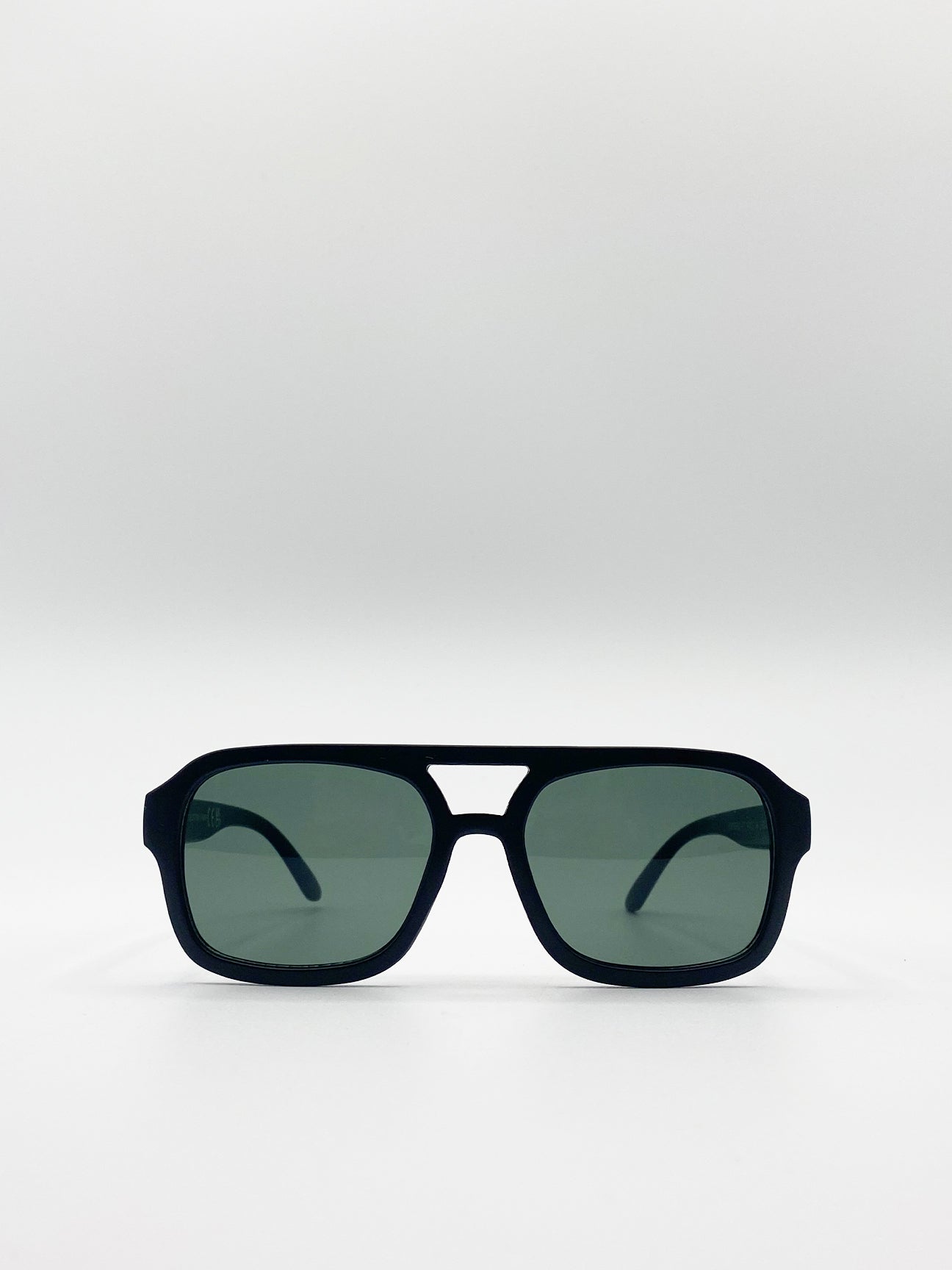Navigator Retro Style Plastic Frame Sunglasses - svnx