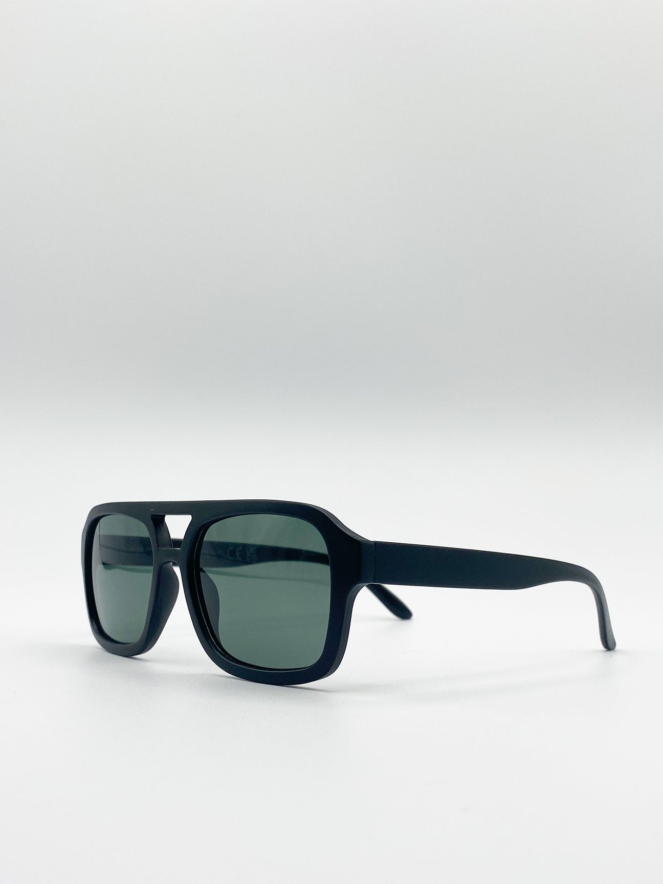 Navigator Retro Style Plastic Frame Sunglasses - svnx