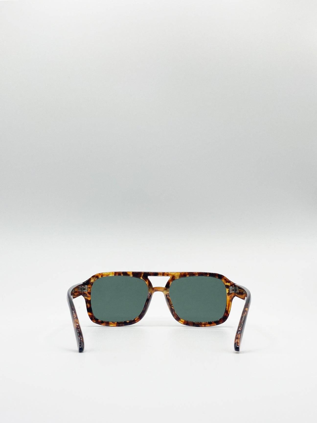 70's Navigator Sunglasses In Tortoiseshell - svnx