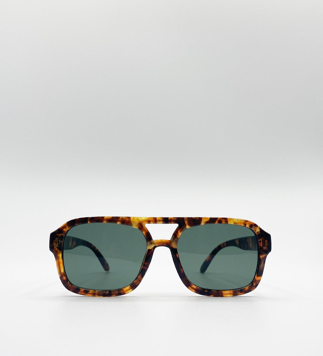 70's Navigator Sunglasses In Tortoiseshell - svnx