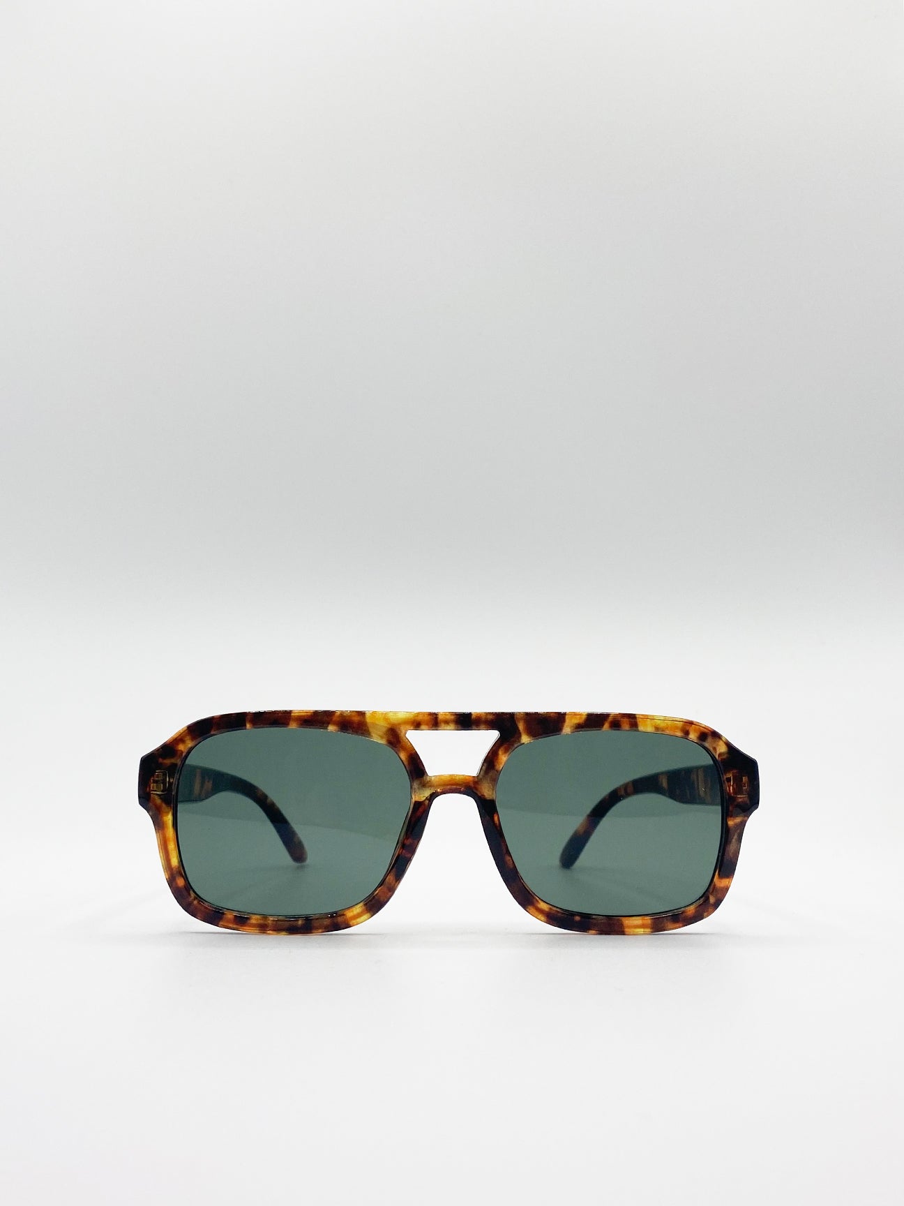 70's Navigator Sunglasses In Tortoiseshell - svnx