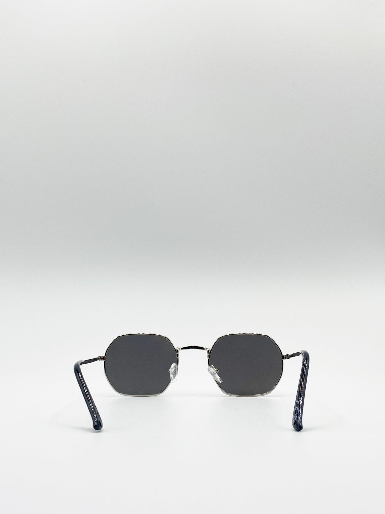 Hexagon Metal Frame Sunglasses with Mirror Lenses in Silver - svnx
