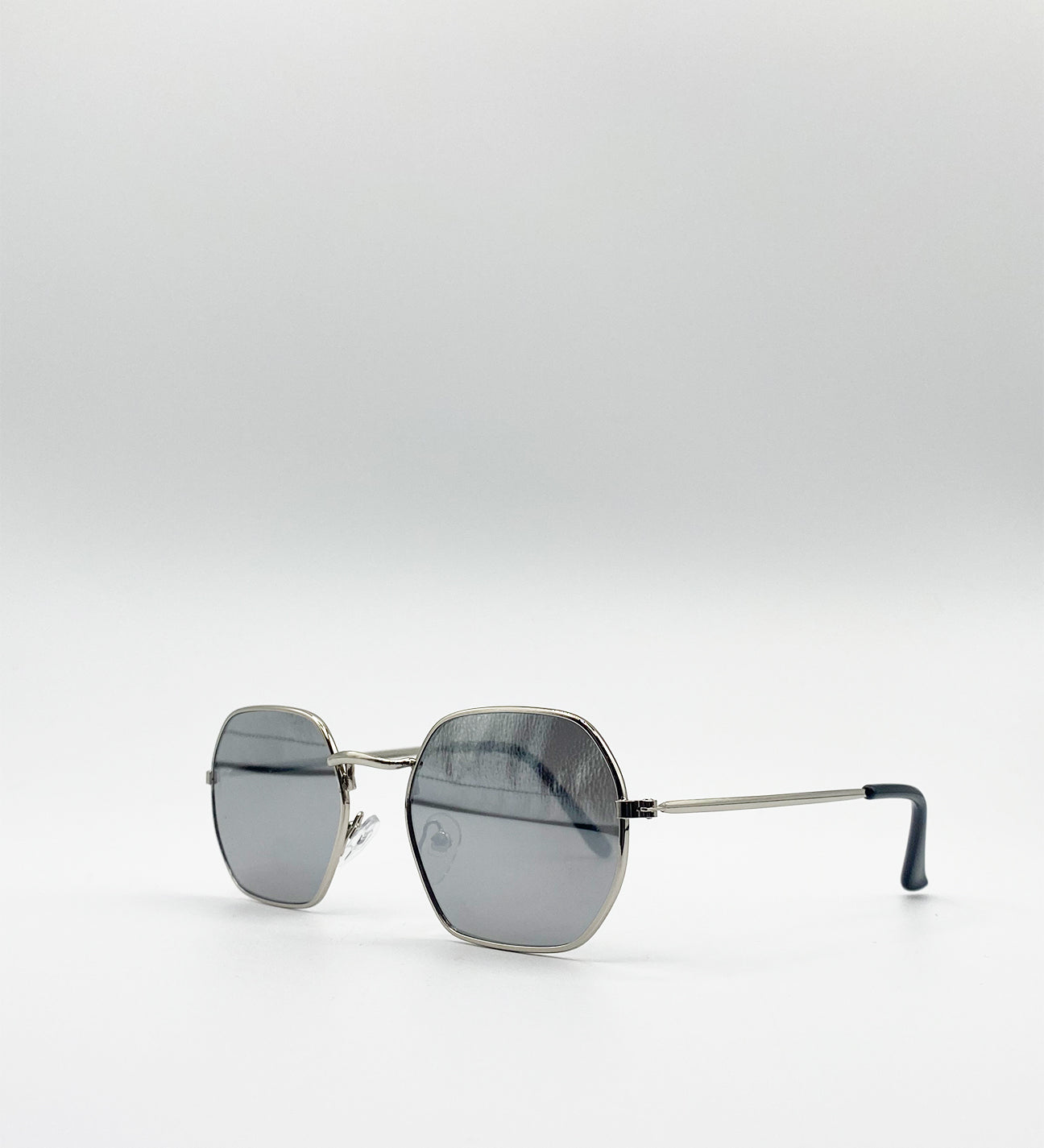 Hexagon Metal Frame Sunglasses with Mirror Lenses in Silver - svnx