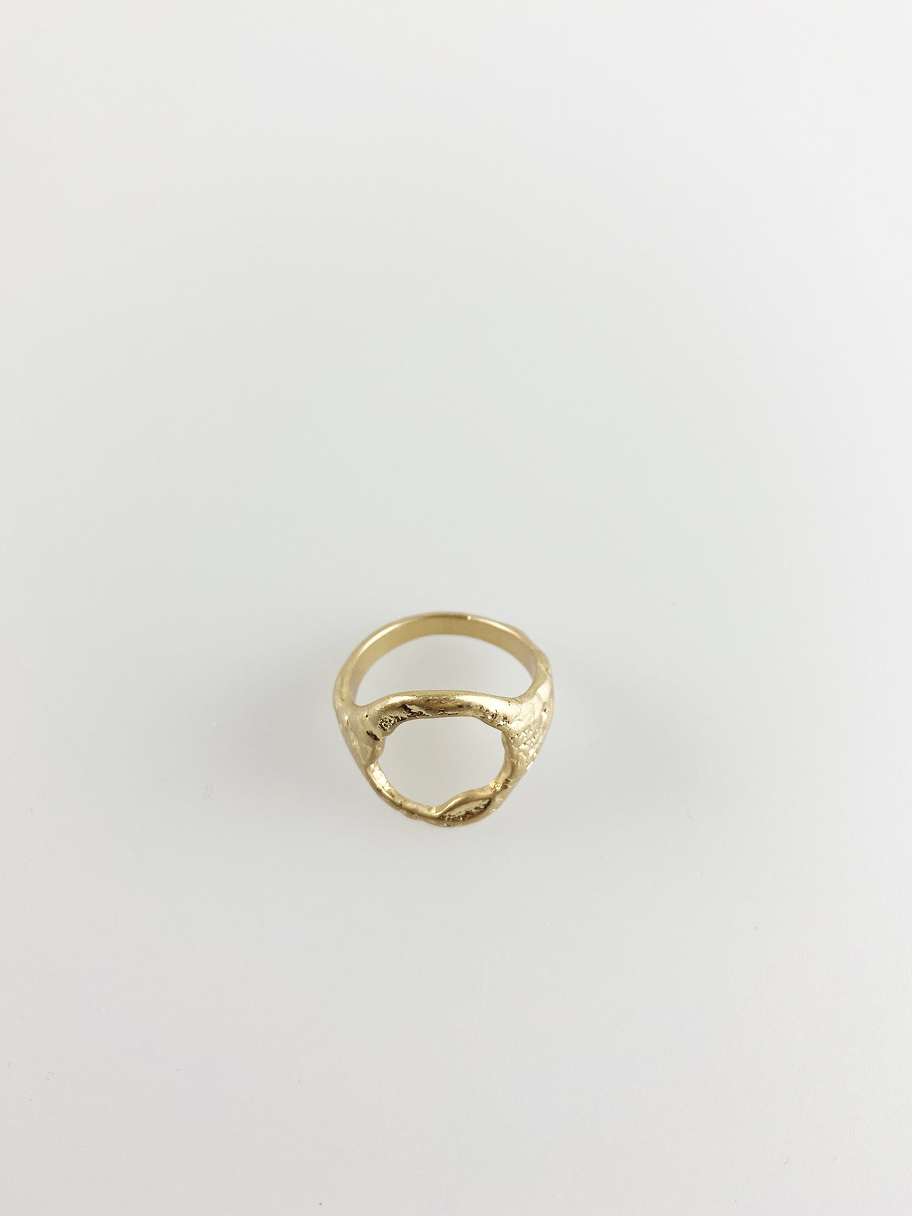 Cutout Signet Ring - svnx