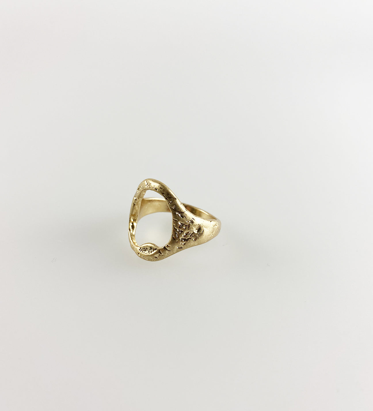 Cutout Signet Ring - svnx